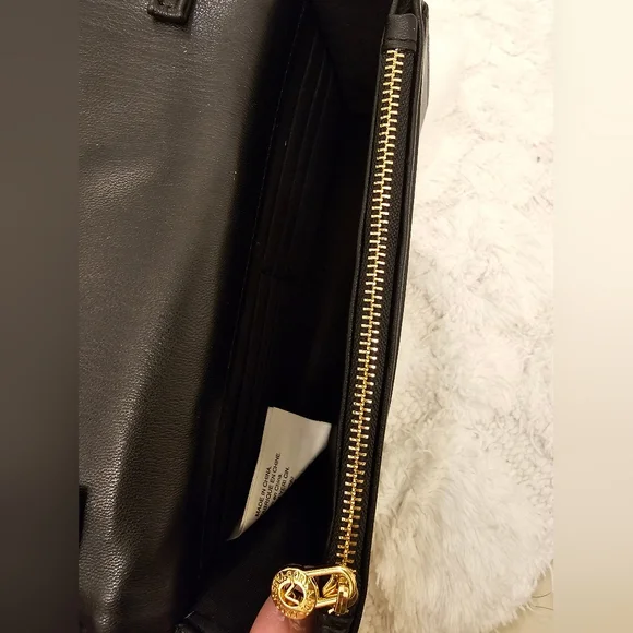 Valentino Orlandi Black Crossbody Bag with Gold Chain - Picture 7 of 9